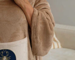 Couverture à Manches Personnalisable - Signes Du Zodiaque 6 Couverture à Manches Personnalisable - Signes Du Zodiaque -Cadeaux 017c7ac7af3261a363cf1263b1a0c9bd63d6c7764f78fd942a08d66d051221771