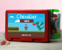 Boîte à Goûter Personnalisable - Jeux Vidéo Rétro - Version Garçon -Cadeaux 0647650f450e3e968f5d4d8cfdaa5f6808b91f3984944bb139f8b78c3a8021320