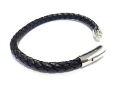 Le Bracelet Pour Homme En Cuir -Cadeaux 07c9a517f9c476c20e66fabe0956c6ffa48e5494b43a21e80bcea4bdcd0530587