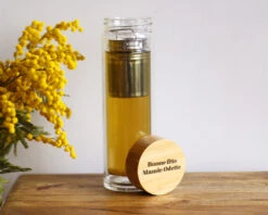 Bouteille à Thé En Verre Avec Couvercle Personnalisé Et Infuseur - Message 7 Bouteille à Thé En Verre Avec Couvercle Personnalisé Et Infuseur - Message -Cadeaux 108e24ed25d352549e5d917d2c6818d7e79b96408163557e418ee812fee335559