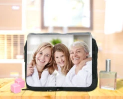 Trousse De Toilette Photo -Cadeaux 27534d070dc2711865509e2f99390a611149d68d15b3c76417dca6aab9da31919