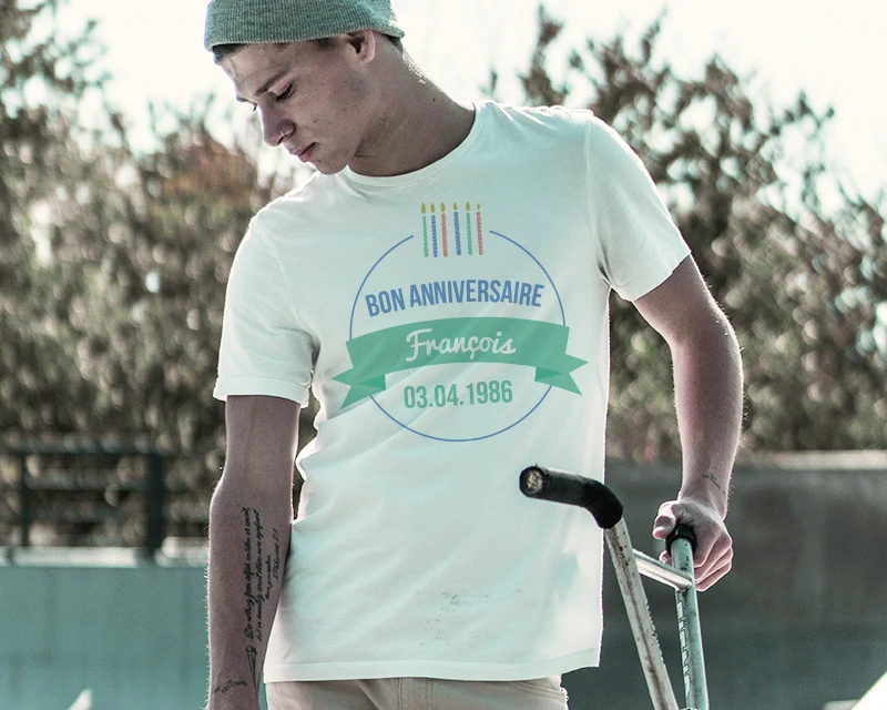 T-shirt Blanc Homme Personnalisable - Collection Bougies D'anniversaire 2 T-shirt Blanc Homme Personnalisable - Collection Bougies D'anniversaire – Image 2