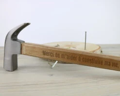 Marteau Gravé Personnalisé - Message -Cadeaux 313d964cd3ce2c1efa7abeac14776b4aca1b7ec9ddeb646aece0611fc4c74103