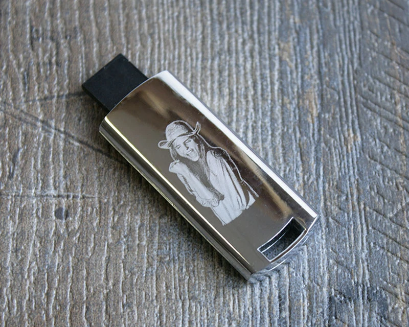 La Clé USB 4Go Gravée 2 La Clé USB 4Go Gravée – Image 2