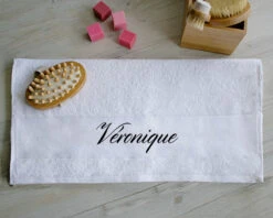 Serviette Prénom 9 Serviette Prénom -Cadeaux 336a2bab1e093a3037ba9cee8dd40fce7e43b7ab7fc3151e513642fd57713536