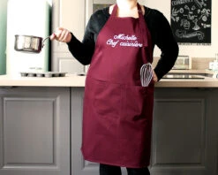 Tablier Brodé Cuisine -Cadeaux 3e9d48fbafeb376784118957e6a35e5be0e10e68f23bac575c103d69844429919