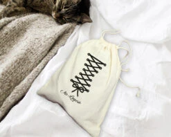 Pochon Lingerie Corset - Petit - 25x30cm -Cadeaux 51c636b617ffa8cd2745cd6d7b19bb2c919f8d0b34b43c106bc9f2e3095722198