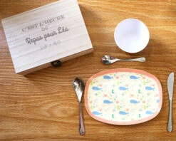 Kit Couverts Enfant Gravé -Cadeaux 55aeca3611ab873c1afd0e0499de35d8ae63ded74b8f31dd0517dde7650321882