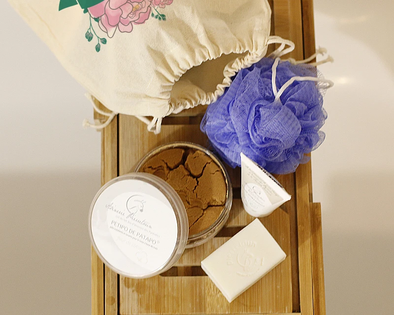 Produits De Beauté Au Lait D'ânesse Bio Et Pochon Personnalisé Maman Fleurie 1 Produits De Beauté Au Lait D'ânesse Bio Et Pochon Personnalisé Maman Fleurie