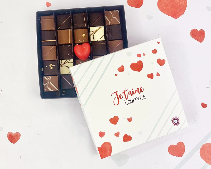 Coffret Personnalisé De 25 Chocolats - Amour 1 Coffret Personnalisé De 25 Chocolats - Amour