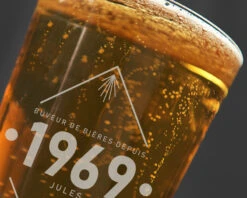 Verre à Bière Personnalisé - Année -Cadeaux 74fc132e5bcd2b0c74259d9d7aeff91b7e6b70cf6591323d7320ebed3c405142