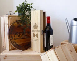 Caisse à Vin Gravée - Papa Royal -Cadeaux 7aa318cca8dbf14c609544b913bd16edef59a3509c2f15d51fcd0a86957c608