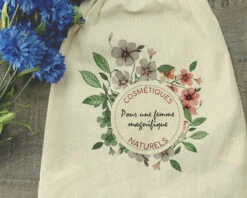 Petit Pochon Personnalisable - Cosmétiques Naturels -Cadeaux 7b2c38642da80bb0ed38e685f6e1563ef06c855f4fd48fc5d7a146fde9b25228