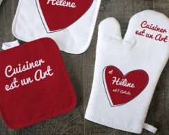 Gant Et Maniques Coeur Prénom -Cadeaux 7dd8a28b8856cd8d4af768183a561b829208380f3804a79f34e9c6bb0b791714