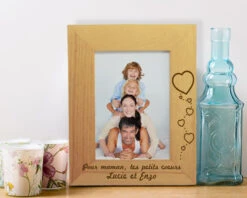 Cadre Photo En Bois Gravé -Cadeaux 83ab3d9e8e7d192902ea5c780453b0975240c9589a89bd7e5446b271cca23723