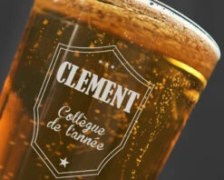 Verre à Bière Personnalisé - Blason -Cadeaux 8c7ceb628076801f8d09d34c761d49b804cf21986f16f429a8ea4b7f3a8c3302