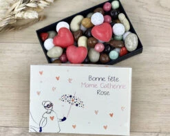 Boîte De Chocolats Bonne Fête Mamie 5 Boîte De Chocolats Bonne Fête Mamie -Cadeaux 96a401f6560d2636d0dd9e2398e1c3ddfab62ccb4027f8317a0a04737b5530204