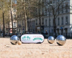 Sacoche De Pétanque Personnalisable Avec Option Triplette De Boules De Pétanque - Collection Été Palmier 8 Sacoche De Pétanque Personnalisable Avec Option Triplette De Boules De Pétanque - Collection Été Palmier -Cadeaux 98501de964185912dab206a2f44d1c78830b29b8ea257eabb44dd3fe4ecd35638
