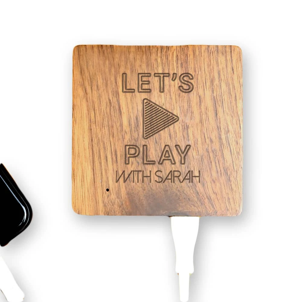 Batterie Externe En Bois Personnalisable 5000 MAh - Let's Play 1 Batterie Externe En Bois Personnalisable 5000 MAh - Let's Play