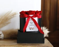 Boîte De Roses éternelles Personnalisée -Cadeaux a144abef866c6e77e983f73a9a56771d7793b9a1d15ee56670ee3ceab59735947