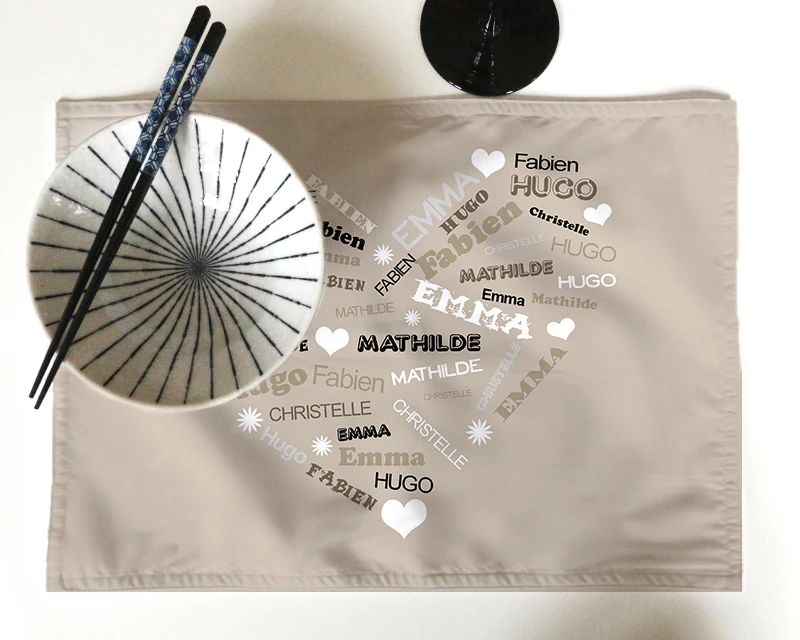 Set De Table Personnalisable - Coeur Famille 1 Set De Table Personnalisable - Coeur Famille