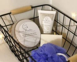 Produits De Beauté Au Lait D'ânesse Bio Et Pochon Personnalisé Maman Fleurie 8 Produits De Beauté Au Lait D'ânesse Bio Et Pochon Personnalisé Maman Fleurie -Cadeaux bb61a63ff16c2157a7e51d1d66803d084f0df314b6d4cb32d0154a378ca935967