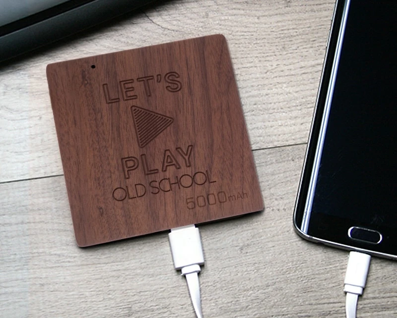 Batterie Externe En Bois Personnalisable 5000 MAh - Let's Play 3 Batterie Externe En Bois Personnalisable 5000 MAh - Let's Play – Image 3