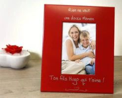 Cadre Métal Rouge Gravé Déclaration