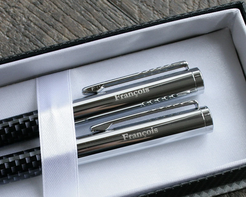 La Parure De Stylos Gravée 3 La Parure De Stylos Gravée – Image 3