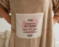 Couverture à Manches Personnalisable - Aujourd'hui Je T'aime Depuis... Jours 7 Couverture à Manches Personnalisable - Aujourd'hui Je T'aime Depuis... Jours -Cadeaux d1ebe1e090951599a4c29104aecfb7e055311395957da09ede67029220bf35187
