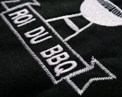 Tablier Brodé Barbecue -Cadeaux d3e138309401fe0005e3083a43b43eb03eaf506f805af8650505cea4d42e29936