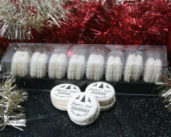 Macarons Table De Noël -Cadeaux d6f9bd7b232c793cbd9645e053e37d968fb29b3c673338e543f15cc5044c31041