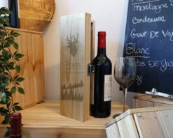 Caisse à Vin Personnalisable - Cerf 8 Caisse à Vin Personnalisable - Cerf -Cadeaux d9488fe48a2911d33b26431c7dffe0cfd3f74478c6a05397b93359ddca0d5186