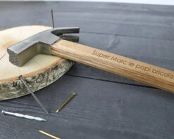 Marteau Avec Gravure Personnalisable - Grand-Père -Cadeaux eebe276d97d426090d6ec5d5c17654f72f7c96297f4cc278b17166d3029721959