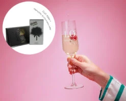 Pack Soirée Coquine : Lot De 2 Flûtes à Champagne Personnalisables + Menottes Et Plumeau Sexy -Cadeaux f8a896c81b9419a925b937f947d389eb0c2c3b41a3e7b0bf9b92088c338737540