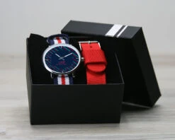Montre Duo Bleu Blanc Rouge Message -Cadeaux fd9d96e23c457858377b1a18294272574d074e715f271e0f480d1b8914b329990